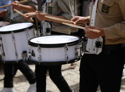В Праздник барабанщиков в Анапе солнечно