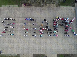 Молодежь Анапы провела флешмоб в поддержку благоустройства сельского парка 