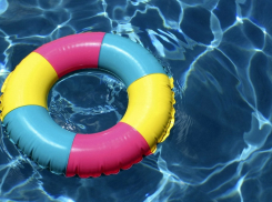 В Анапе 5-летнего мальчика унесло в море на надувном круге