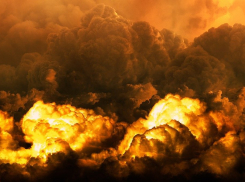 Огонь подступал к домам и автозаправке в Анапе: взрыва удалось избежать благодаря пожарным