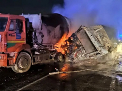 ДТП с тремя грузовиками возле Чембурки под Анапой: от столкновения загорелись машины