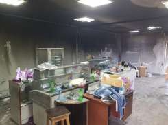 В Анапской сгорел магазин, а в Уташе загорелся мусор
