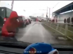 Появилось видео, как автомобиль сбил 12-летнего подростка в Анапе