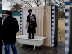 В Анапе появились Ипполит из «Иронии судьбы» и Гурченко из «Карнавальной ночи»