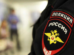 Анапские казаки поздравляют полицейских с их профессиональным праздником