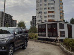  Анапчане удивлены, что кто-то жалуется на трансформаторные будки, стоящие рядом с домами