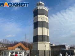 День зажигания маяка в Анапе дождь и сильный ветер