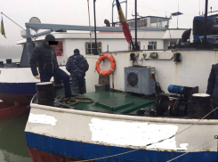 Мужчины пытались уплыть из Анапы в Турцию под видом женщин и детей