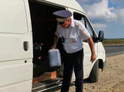 Полиция Анапы задержала водителя с тоннами немаркированного алкоголя