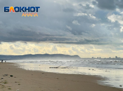 В Анапе и по всей Кубани объявили штормовое предупреждение из-за ливней и ветра 