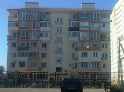«Хоть бы фасад покрасили» : жители возмущены «уникальностью» архитектурного стиля Анапы