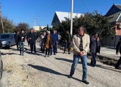 Прокуратура Анапы проверила ход работ по восстановлению дороги в Анапской