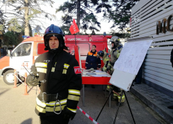 Из гостевого номера санатория "Анапа-Океан" эвакуировали двух людей