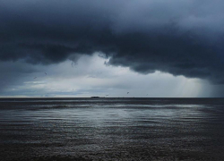В Анапе объявили штормовое предупреждение: возможны гроза и град