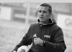 Арбитр ФИФА по пляжному футболу умер в больнице после падения с электросамоката в Анапе