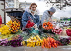 Где в Анапе можно купить цветы к 8 Марта: адреса ярмарок