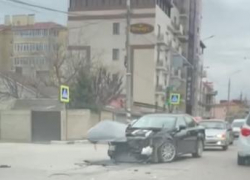 Жёсткая авария в Анапе: столкнулись Lexus и Volvo