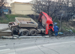 В Анапе произошло ДТП с семью автомобилями и пострадавшим