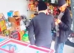 В Анапе 60-летний мужчина украл в магазине чужой телефон