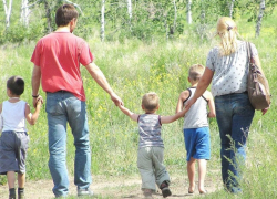 Какие выплаты и льготы положены многодетным семьям Анапы