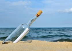 В Анапе инспектор заповедника "Утриш" нашел послание в бутылке 