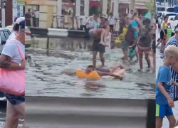 «Паралия» утонула – туристы плавают на матрасах