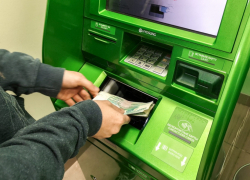 Приехавший в Анапу на заработки мужчина украл с чужой карты 70 тысяч рублей