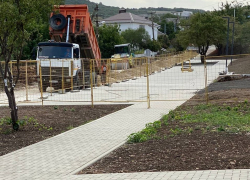 В Супсехе под Анапой начали обустраивать дорогу к новому парку