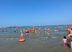 В Анапе продлён запрет на купание с матрасами и надувными кругами