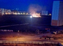 В Анапе в 3-м микрорайоне пожарные сейчас тушат пожар
