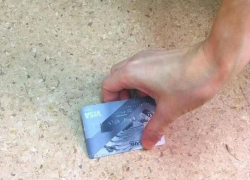 Жителя Анапы задержали за траты с найденной банковской карты