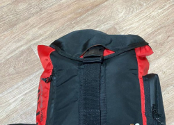 В Анапе неизвестный человек бросил на улице рюкзак