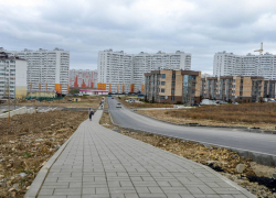 Жители домов на бульваре Меньшикова в Анапе просят благоустроить их территорию