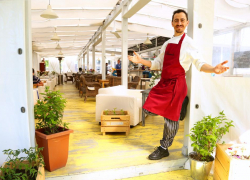 Ресторан «Ла Веранда» приглашает повара-мангальщика, официанта и мойщиков посуды