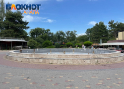 Забыт и запущен: во что превратился центр курортной жизни – фонтан у ККЗ «Победа»