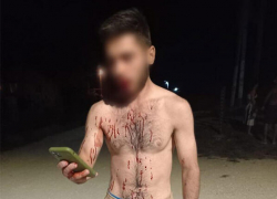 Под Анапой люди с битой и топором напали на людей в другой машине