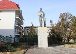 Памятник М.И. Калинину в Анапе восстановят: суд принял решение