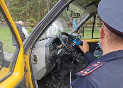 В Анапе полиция продолжает проверять автобусы