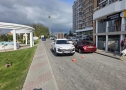 Во дворе многоэтажки в Анапе автомобиль сбил ребенка