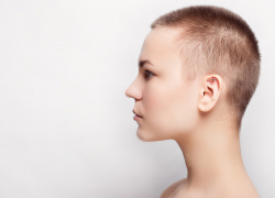 "Не понимаю, когда бабы лысые, а мужики-патлатые"-анапчанка о странных прическах