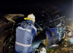 Под Анапой жёсткое ДТП: двоих увезла скорая, автомобили превратились в груду металла