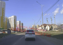 В Анапе на Супсехском шоссе автомобиль сбил женщину на пешеходном переходе