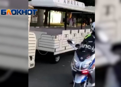 Детский паровозик эвакуировали на штрафстоянку в Анапе
