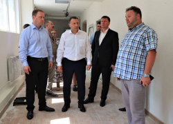 Мэр Анапы потребовал ускорить ремонтные работы в супсехской школе №11