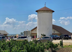 Склады на территории «Винной деревни» под Анапой снесут