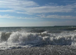 В Анапе продлили запрет на купание в море