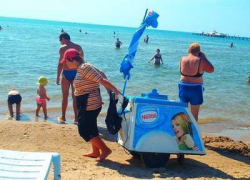 Мороженщики в Анапе получают от 30 до 100 тысяч рублей