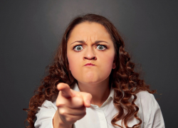 «Как такую толстую на работу взяли?» - скандал в одном из продуктовых магазинов Анапы 