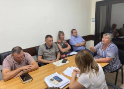 Мусорные свалки и благоустройство: на что анапчане жаловались вице-мэру Артёму Моисееву