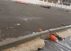 Шторм обнажил на пляжах Анапы подозрительные трубы – возможен сброс сточных вод в море